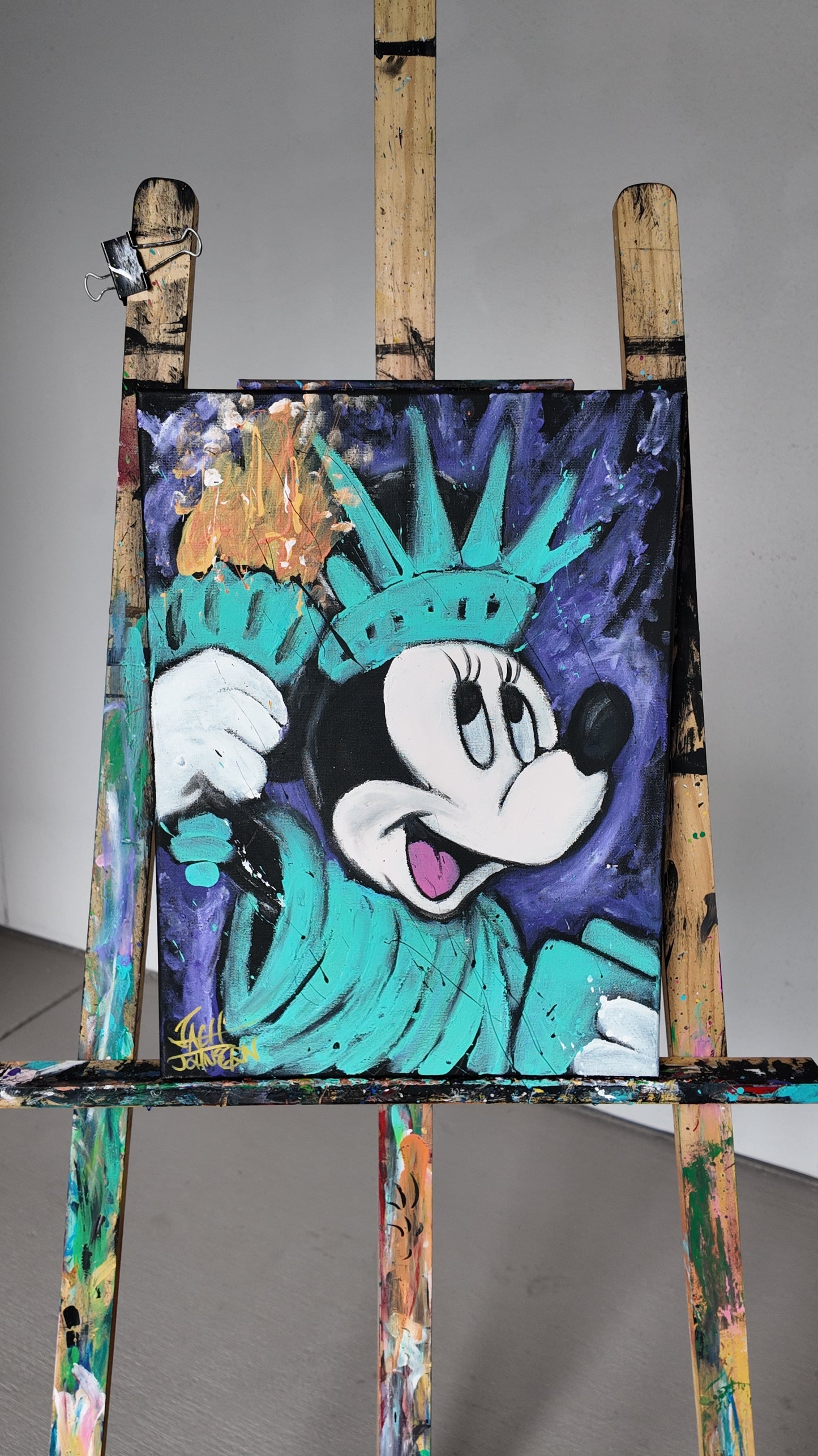 Mini Statue Of Minnie